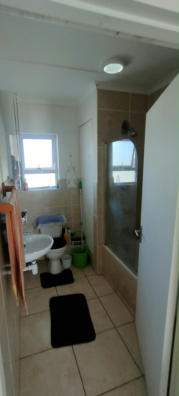 2 Bedroom Property for Sale in Cravenby Western Cape